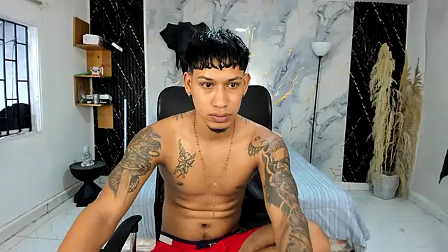 Snapshot of slim_master12 chatting on 06.13.26 slim master12 online show from 06.13.26