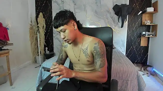 Snapshot of slim_master12 chatting on 06.16.26 slim master12 online show from 06.16.26