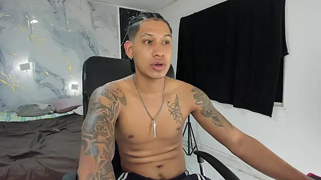 Snapshot of slim_master12 chatting on 07.29.26 slim master12 online show from 07.29.26
