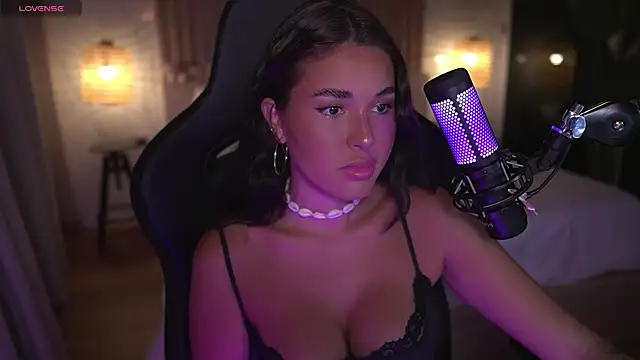 Snapshot of Lizhush_ chatting on 01.08.25 Lizhush  online show from 01.08.25