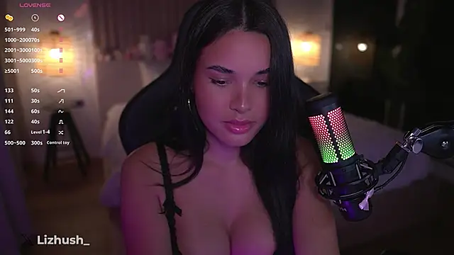 Snapshot of Lizhush_ chatting on 03.16.25 Lizhush  online show from 03.16.25
