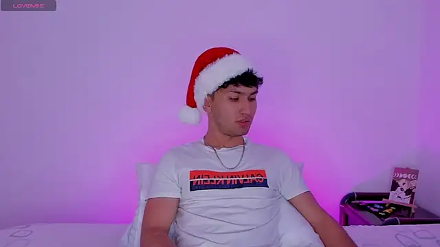 Snapshot of Valerio_James7 chatting on 12.07.24 Valerio James7 online show from 12.07.24