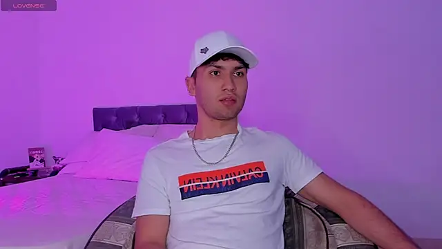 Snapshot of Valerio_James7 chatting on 01.09.25 Valerio James7 online show from 01.09.25