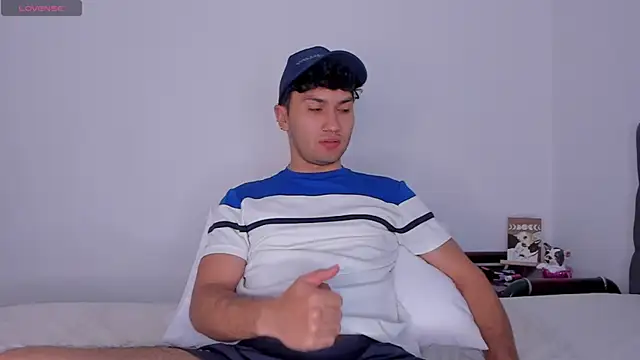 Snapshot of Valerio_James7 chatting on 01.14.25 Valerio James7 online show from 01.14.25