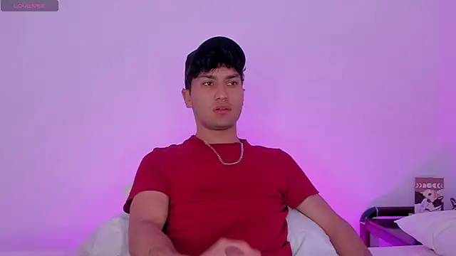 Snapshot of Valerio_James7 chatting on 01.20.25 Valerio James7 online show from 01.20.25