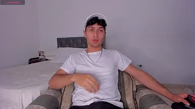 Snapshot of Valerio_James7 chatting on 01.21.25 Valerio James7 online show from 01.21.25