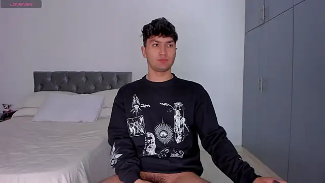 Snapshot of Valerio_James7 chatting on 02.10.25 Valerio James7 online show from 02.10.25