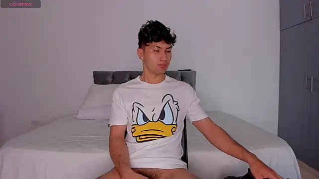 Snapshot of Valerio_James7 chatting on 03.05.25 Valerio James7 online show from 03.05.25