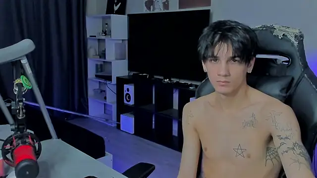 Snapshot of MarkBrowniii chatting on 09.19.25 MarkBrowniii online show from 09.19.25