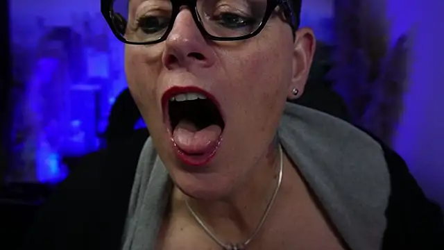 ninarandmann online show from 12.04.25