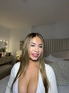  laura 02 online show from 05.19.26