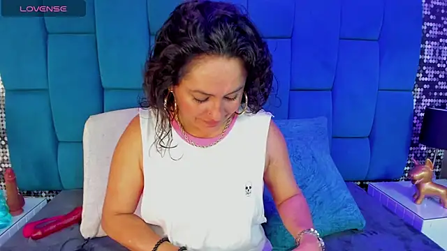 hanny milf online show from 12.22.25