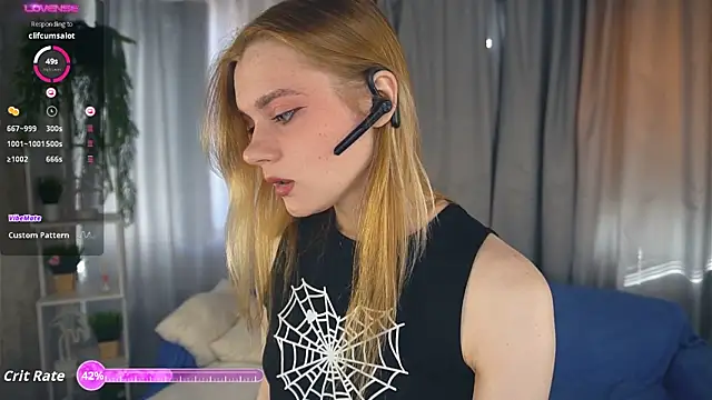 Snapshot of MariamAven chatting on 09.14.25 MariamAven online show from 09.14.25