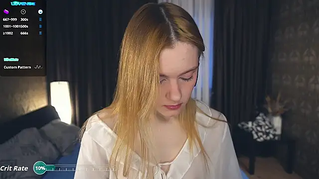 Snapshot of MariamAven chatting on 10.02.25 MariamAven online show from 10.02.25