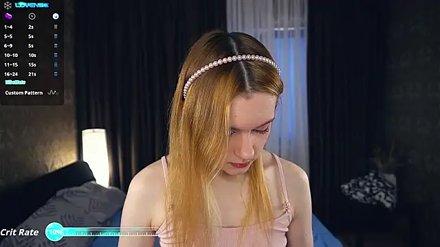 Snapshot of MariamAven chatting on 10.11.25 MariamAven online show from 10.11.25