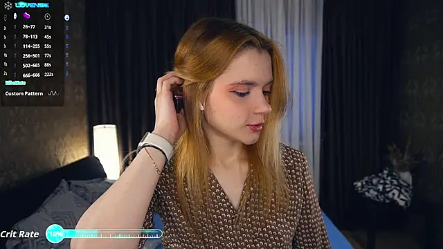 Snapshot of MariamAven chatting on 10.15.25 MariamAven online show from 10.15.25