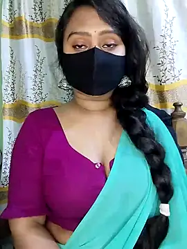 Idhika Paul online show from 02.07.25