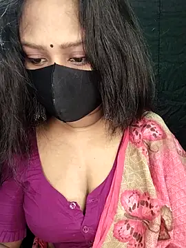 Idhika Paul online show from 11.12.25