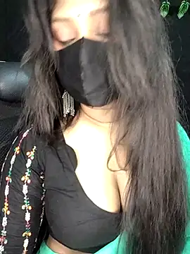 Idhika Paul online show from 11.15.25