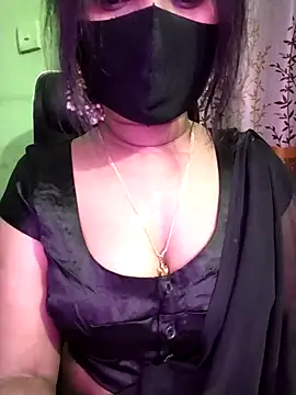 Snapshot of Idhika_Paul chatting on 12.14.25 Idhika Paul online show from 12.14.25