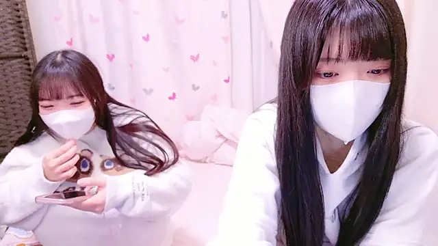 Snapshot of irohani_usagi chatting on 12.10.24 irohani usagi online show from 12.10.24