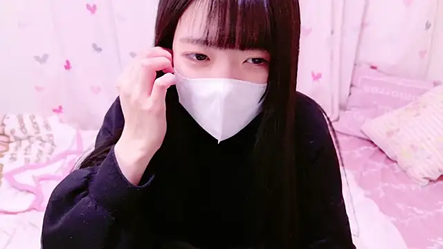 Snapshot of irohani_usagi chatting on 12.12.24 irohani usagi online show from 12.12.24