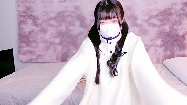 Snapshot of irohani_usagi chatting on 12.17.24 irohani usagi online show from 12.17.24