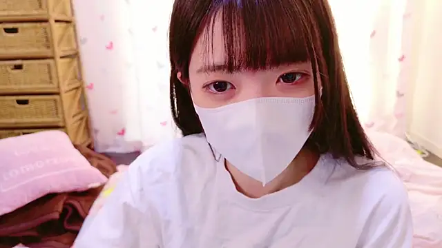 Snapshot of irohani_usagi chatting on 12.26.24 irohani usagi online show from 12.26.24