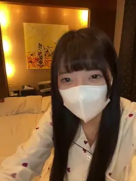 Snapshot of irohani_usagi chatting on 12.28.24 irohani usagi online show from 12.28.24