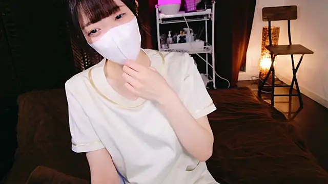 Snapshot of irohani_usagi chatting on 01.17.25 irohani usagi online show from 01.17.25