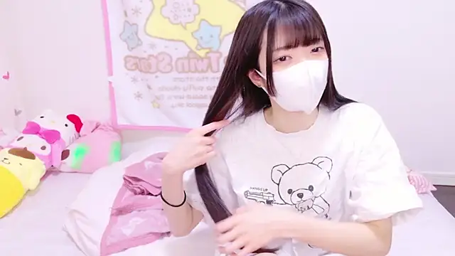 Snapshot of irohani_usagi chatting on 01.18.25 irohani usagi online show from 01.18.25