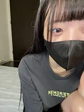 Snapshot of irohani_usagi chatting on 09.13.25 irohani usagi online show from 09.13.25