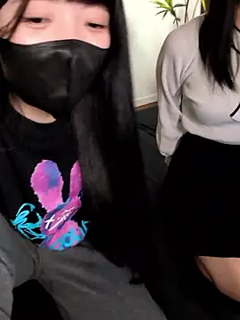 Snapshot of irohani_usagi chatting on 11.30.25 irohani usagi online show from 11.30.25