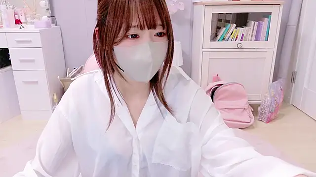 Snapshot of Yui-Ch chatting on 02.23.25 Yui-Ch online show from 02.23.25