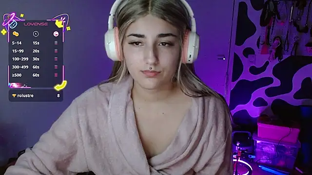 Snapshot of hi_elora chatting on 03.26.26 hi elora online show from 03.26.26