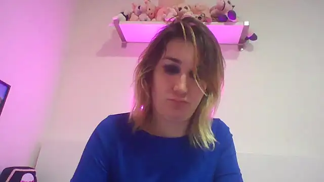 Snapshot of Icy__Diamond chatting on 10.20.25 Icy Diamond online show from 10.20.25