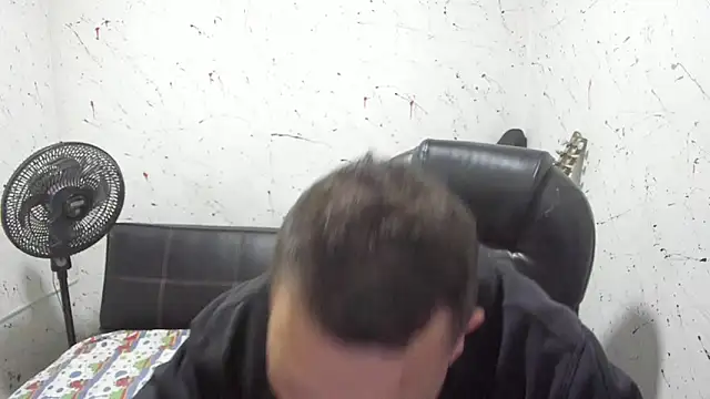 Snapshot of _ace_ventura chatting on 12.21.25 ace ventura online show from 12.21.25