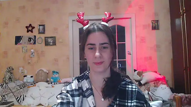 Snapshot of INELIKA chatting on 12.31.24 INELIKA online show from 12.31.24