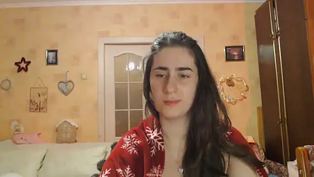 Snapshot of INELIKA chatting on 10.27.25 INELIKA online show from 10.27.25