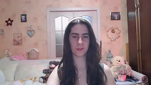 Snapshot of INELIKA chatting on 11.14.25 INELIKA online show from 11.14.25