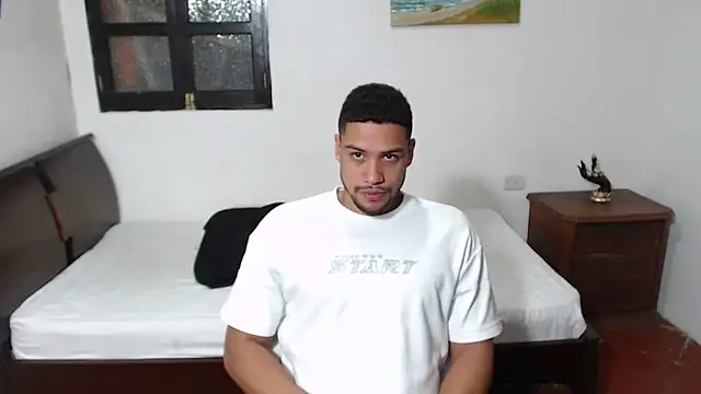 Snapshot of Jhors__Collens chatting on 10.31.25 Jhors Collens online show from 10.31.25