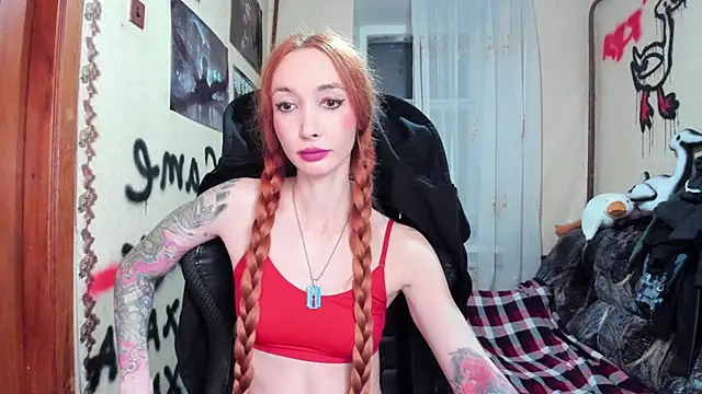 Roxy Silver online show from 09.15.25