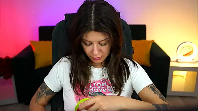 NicoleMun online show from 03.16.25