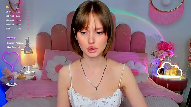 Snapshot of MaryLew chatting on 11.21.25 MaryLew online show from 11.21.25