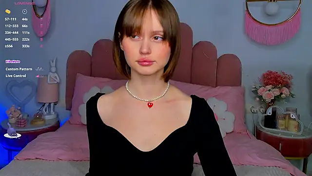 Snapshot of MaryLew chatting on 11.22.25 MaryLew online show from 11.22.25