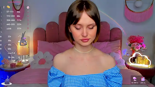 Snapshot of MaryLew chatting on 11.28.25 MaryLew online show from 11.28.25