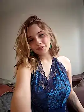 Sophy Bunny online show from 12.06.24