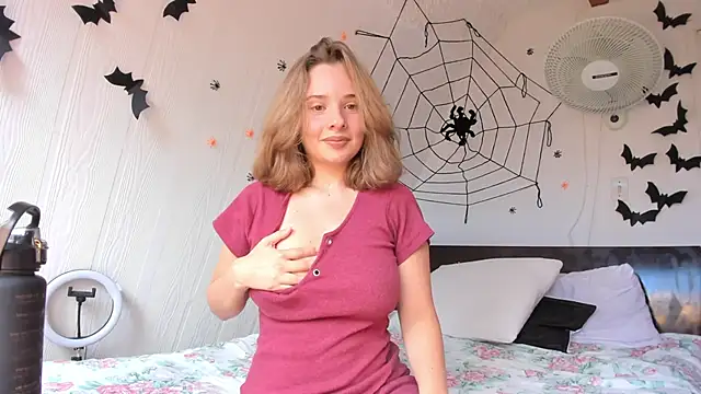 Sophy Bunny online show from 10.16.25