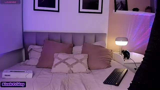 Snapshot of Violetta_Nur chatting on 11.29.25 Violetta Nur online show from 11.29.25