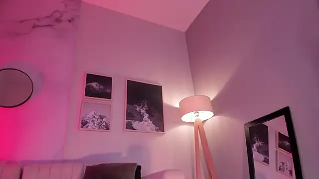 Snapshot of Violetta_Nur chatting on 01.08.26 Violetta Nur online show from 01.08.26